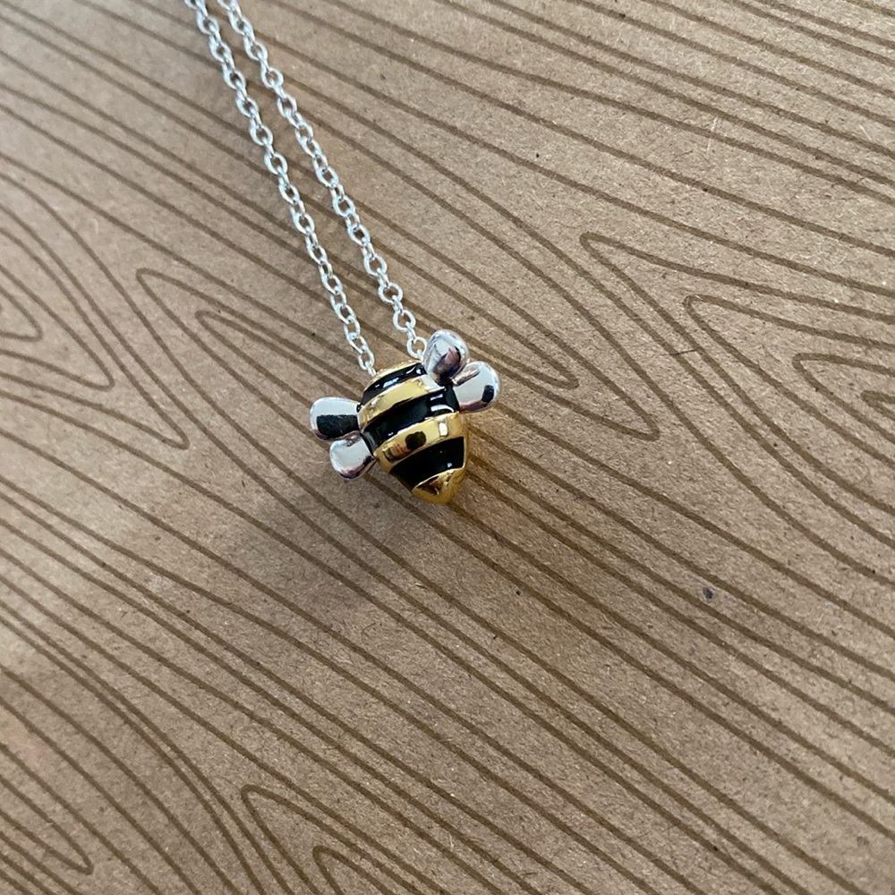 Bzzzz!🐝 Sweet bumble bee slide pendant in two tone. Measures 17 1/2 or 19 1/2.